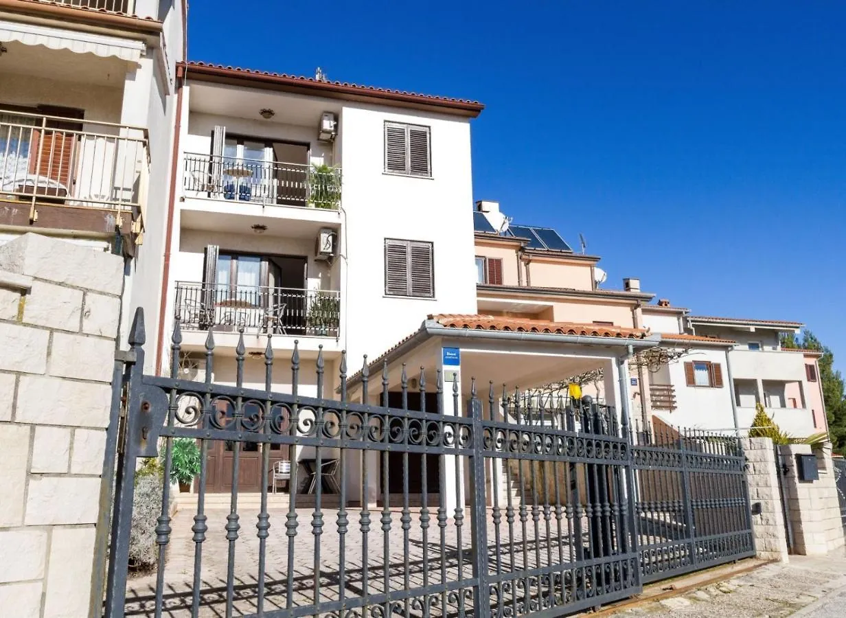 Apartment Leona Pula 0*,  Croatia